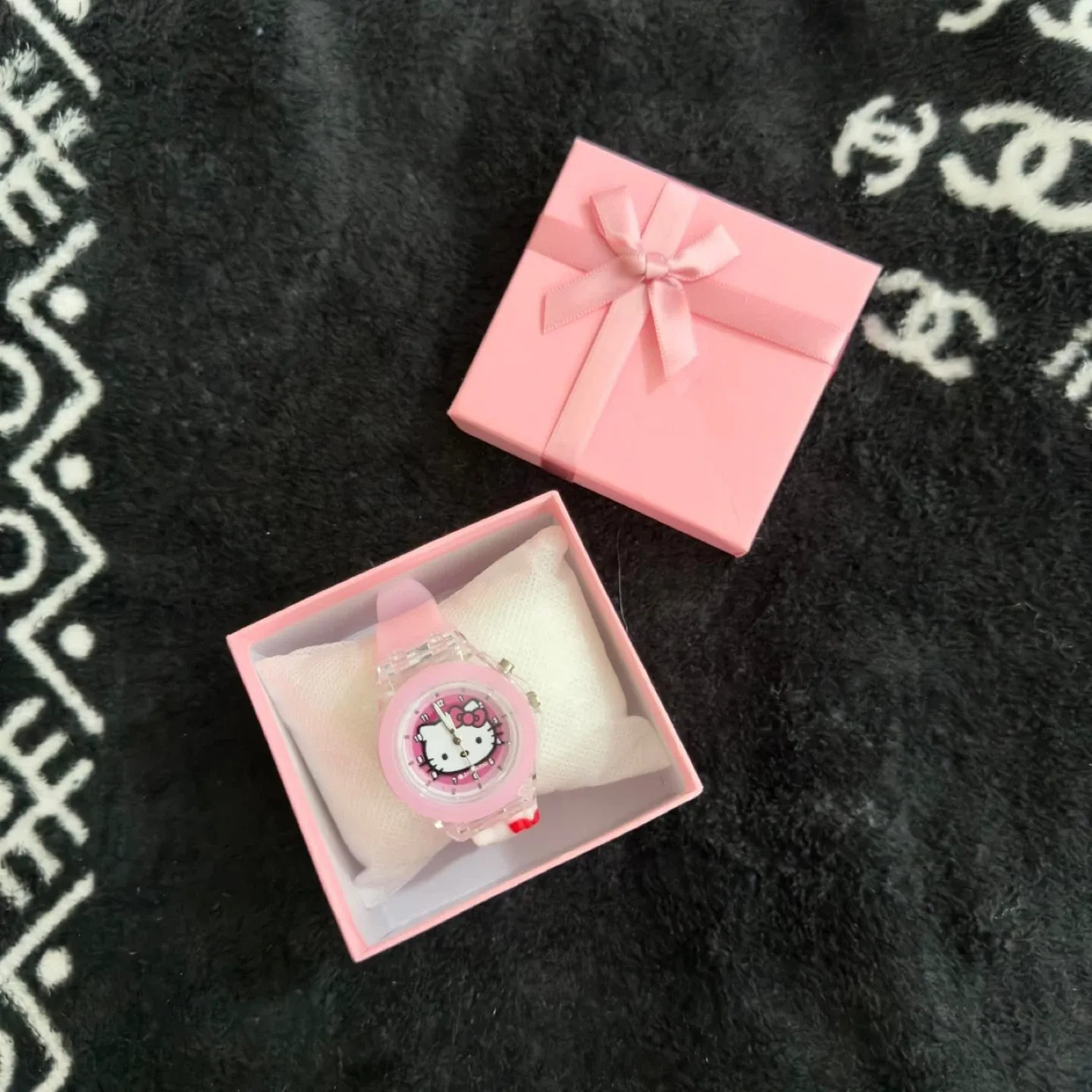 Sanrio Glowing Watch - Hello Kitty, My Melody, Cinnamoroll image indicator(6)