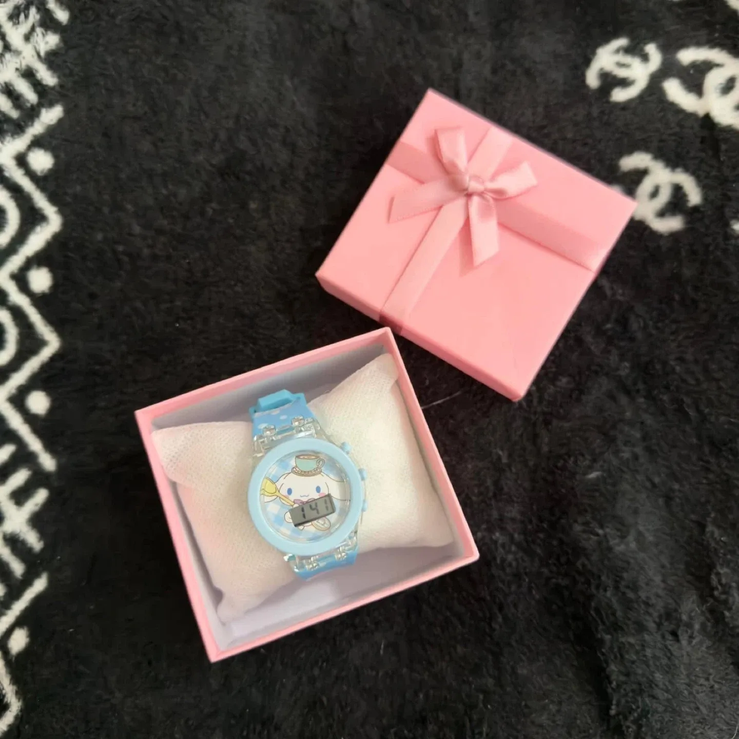 Sanrio Glowing Watch - Hello Kitty, My Melody, Cinnamoroll image indicator(9)