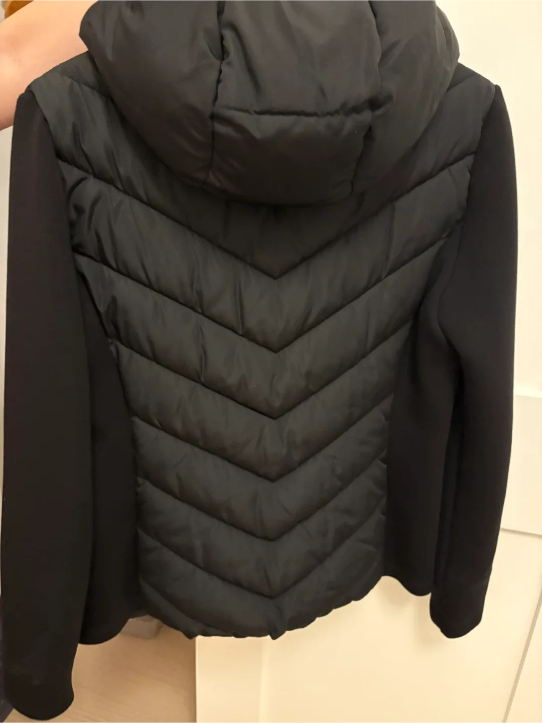 Zara Black Puffer Jacket - Size L image indicator(2)