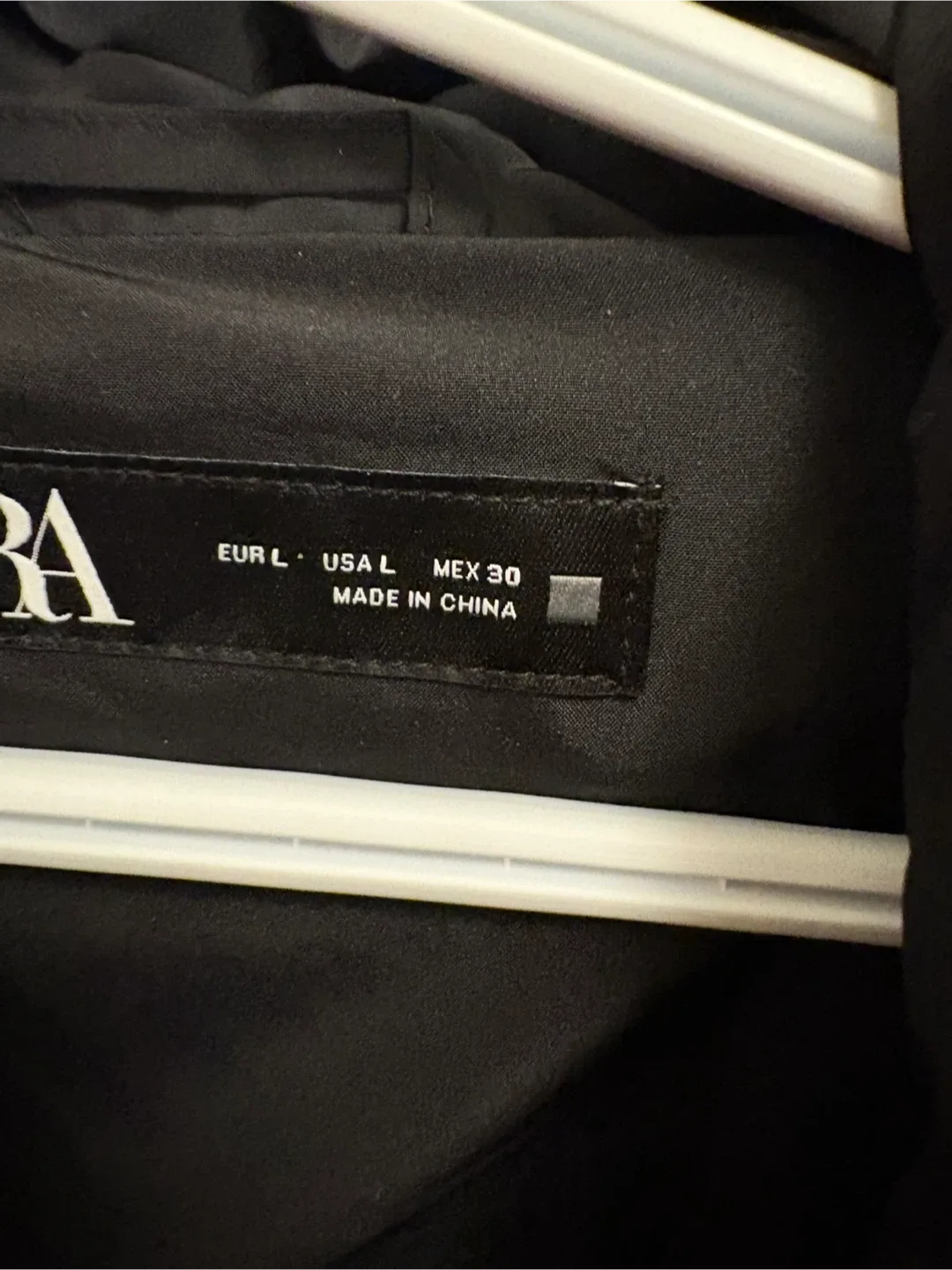 Zara Black Puffer Jacket - Size L image indicator(3)