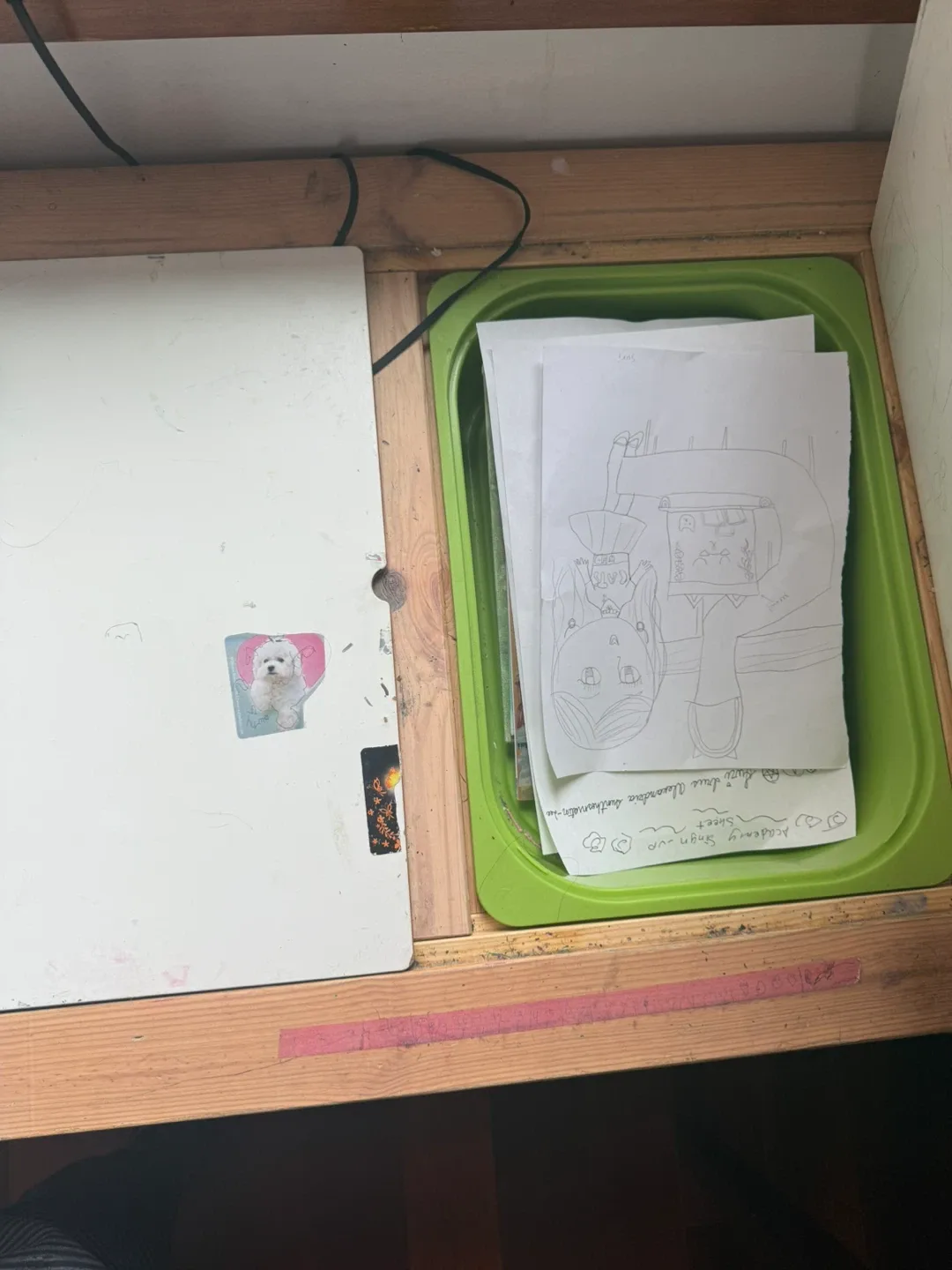 Kids' Activity Table & 4 Chairs image indicator(4)