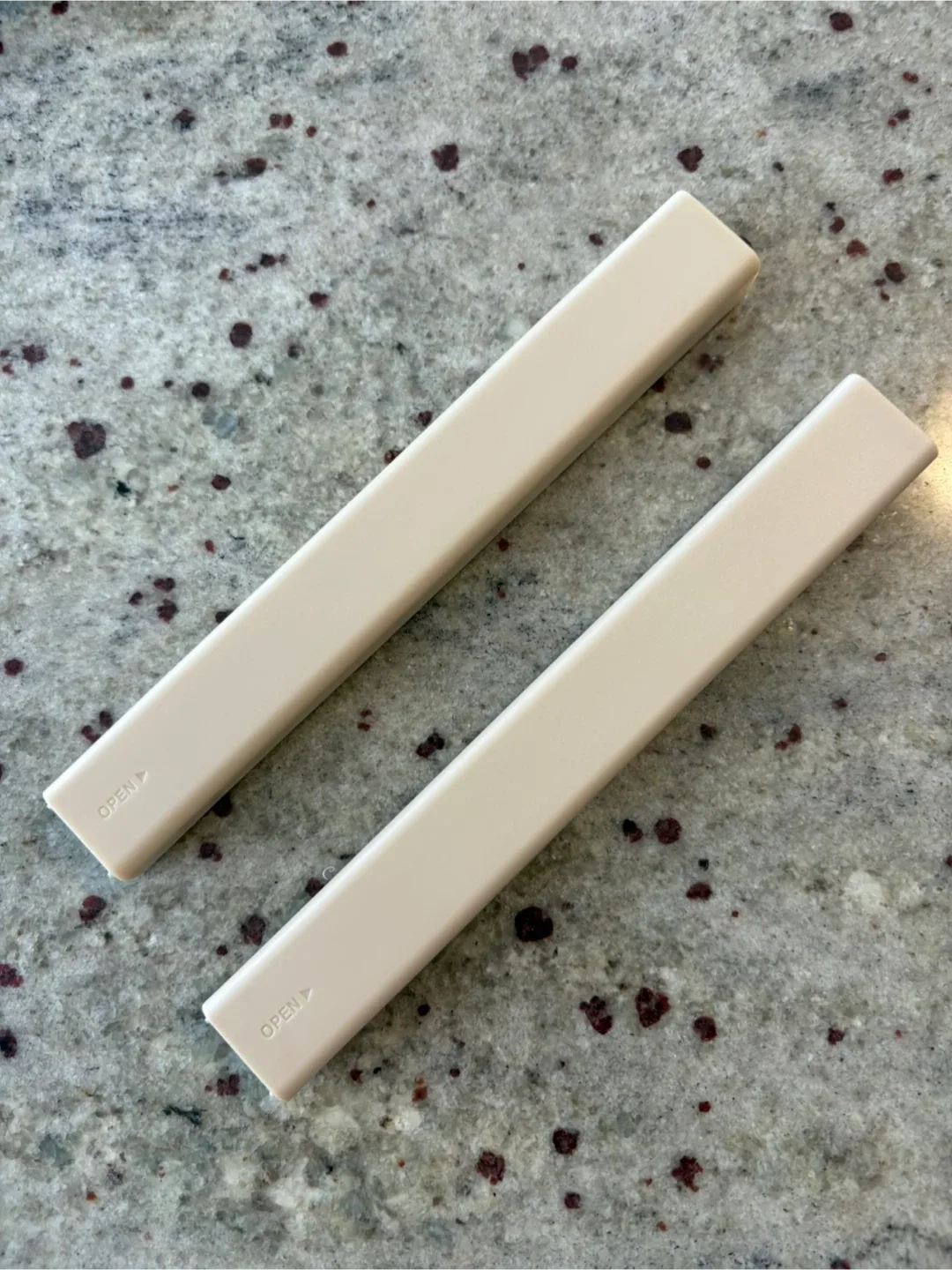 Beige Chopsticks with Case - New image indicator(2)
