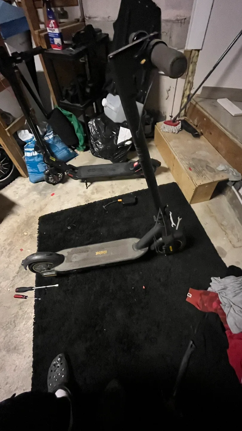 Ninebot max g30 Electric Scooter image indicator(3)