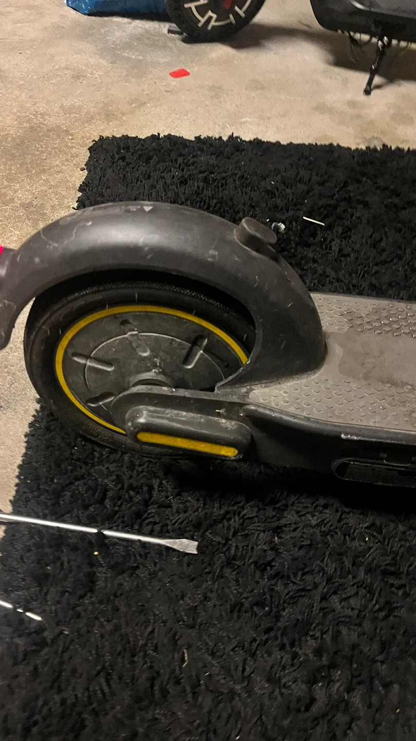 Ninebot max g30 Electric Scooter image indicator(4)