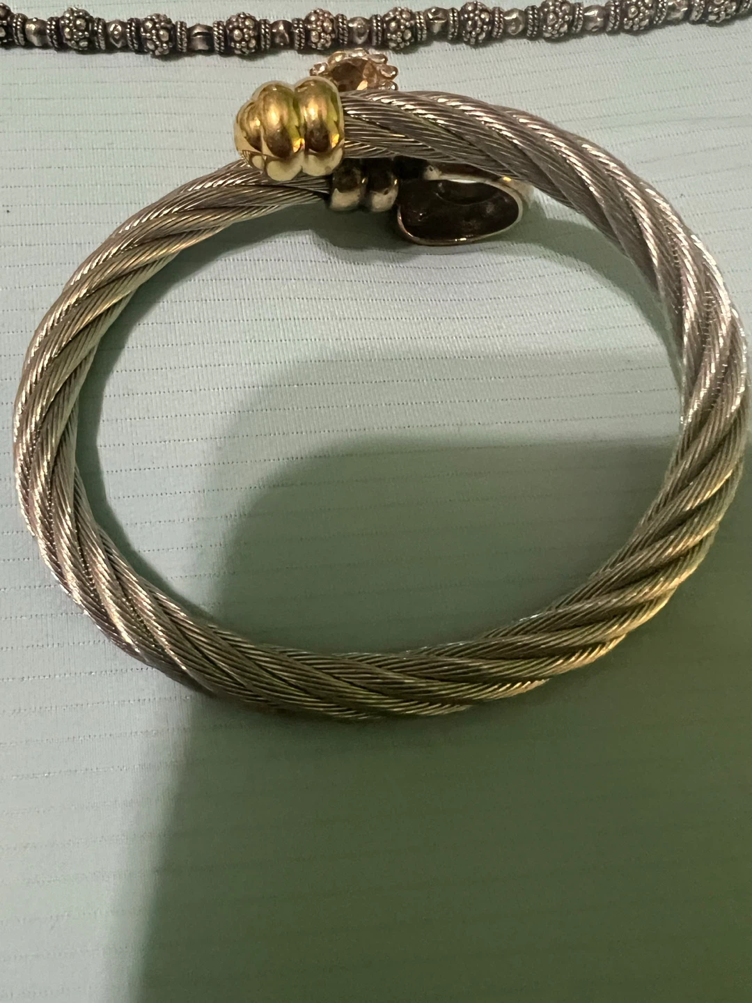 Jewelry Lot: 2 Bracelets, 1 bangle and a pin - photo 2