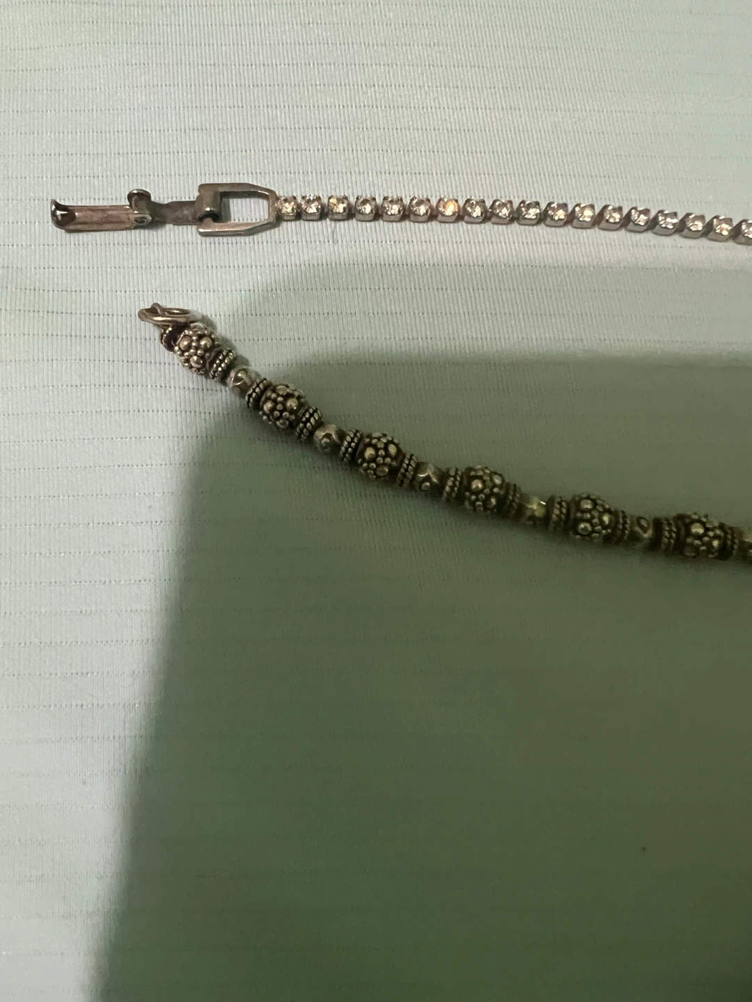 Jewelry Lot: 2 Bracelets, 1 bangle and a pin - photo 4