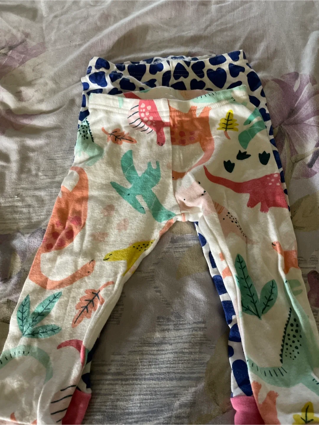 2 Pairs of Baby Girl Leggings thumbnail