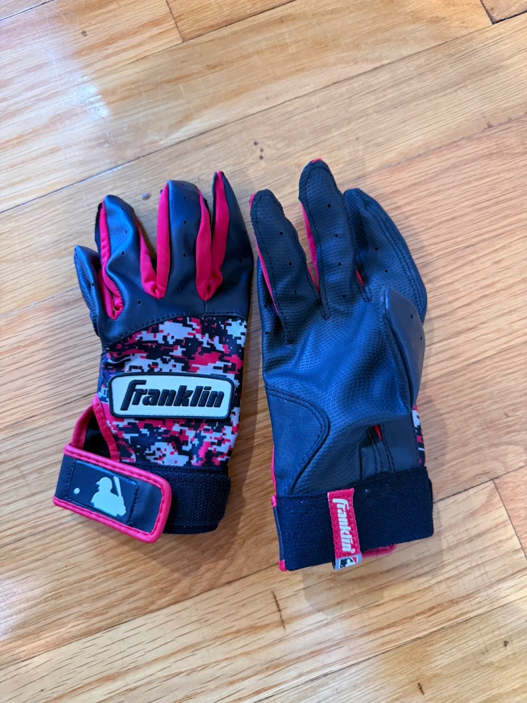 Youth Baseball Gear – Lightly Used This Season image indicator(5)