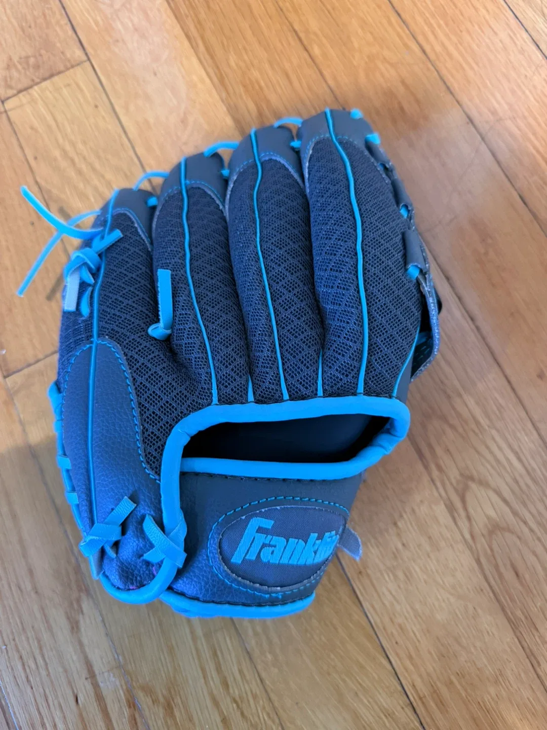 Youth Baseball Gear – Lightly Used This Season image indicator(6)