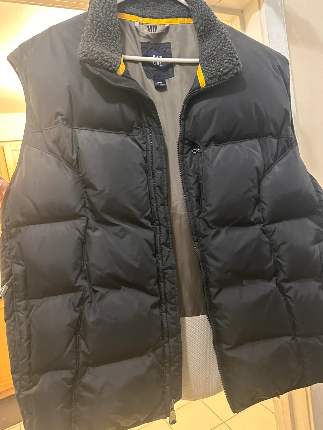 Gap Black Puffer Vest - Size XL thumbnail