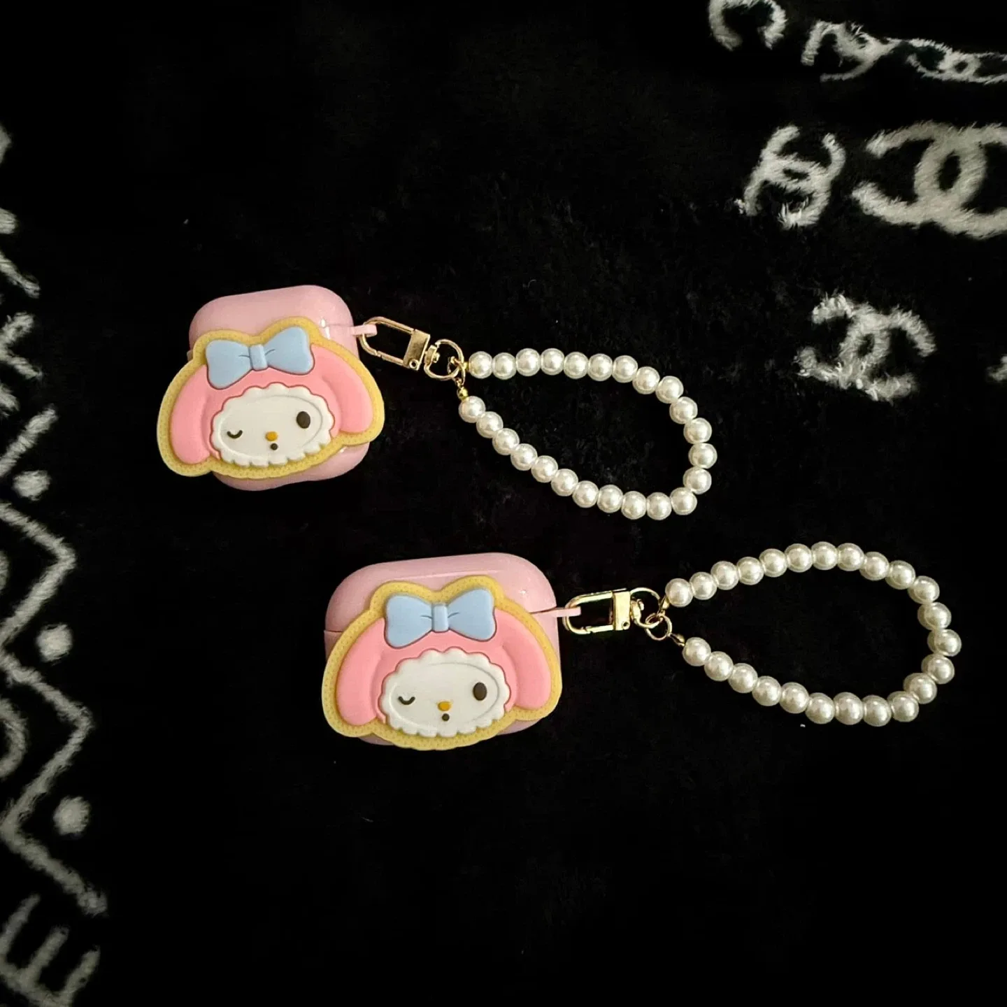 Sanrio AirPods Cases image indicator(5)