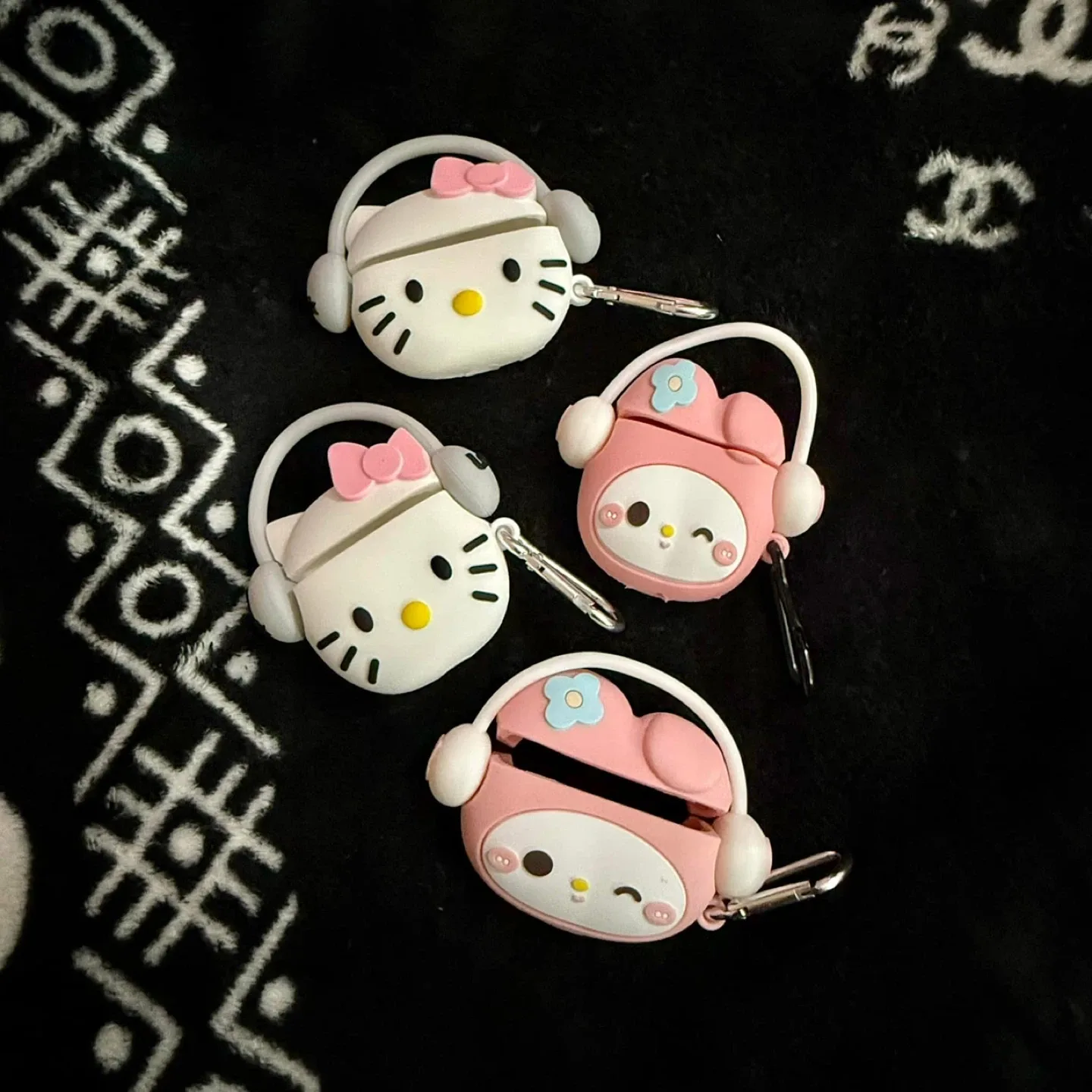 Sanrio AirPods Cases image indicator(2)
