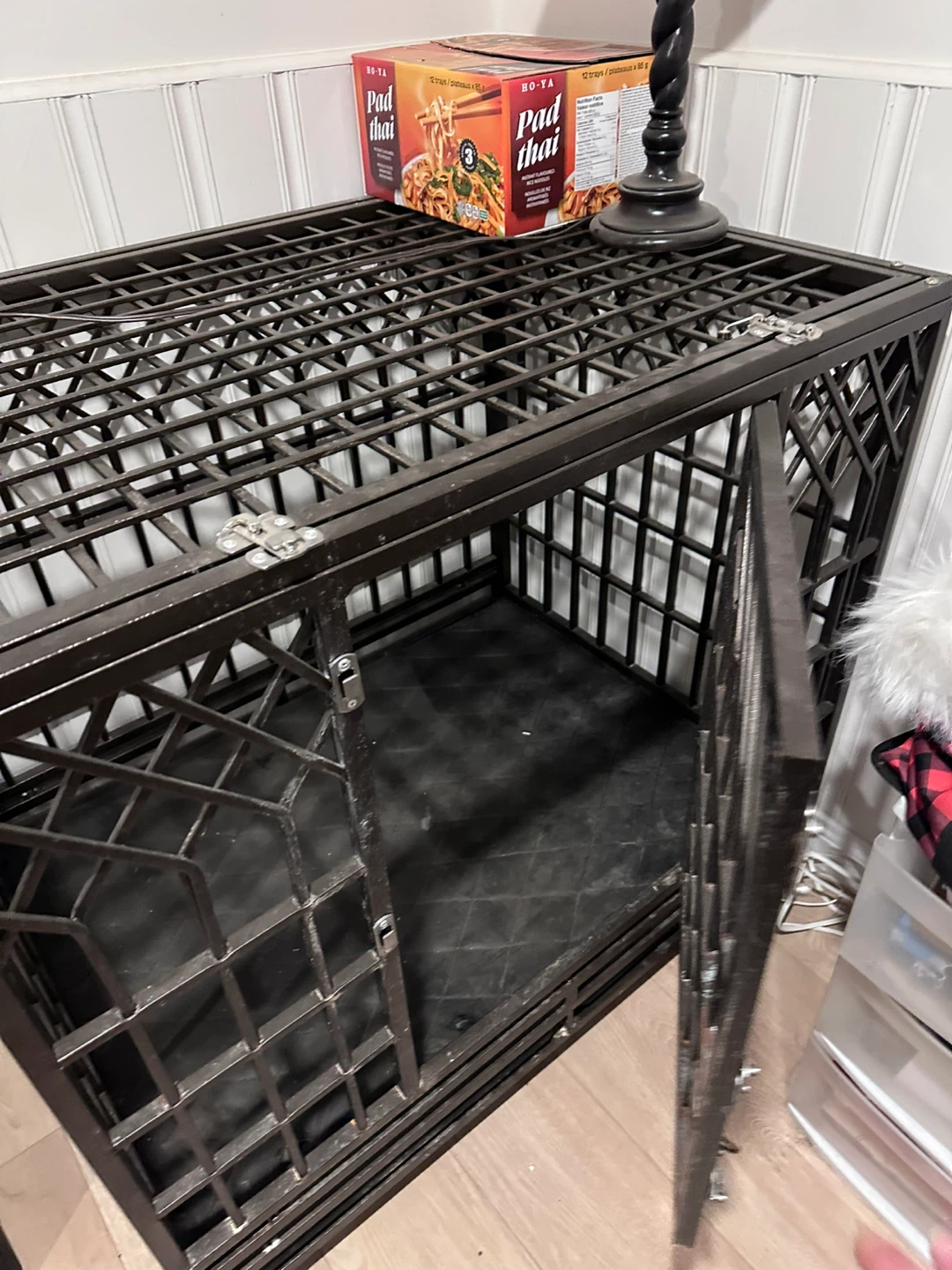 Large Metal Dog Crate - Black