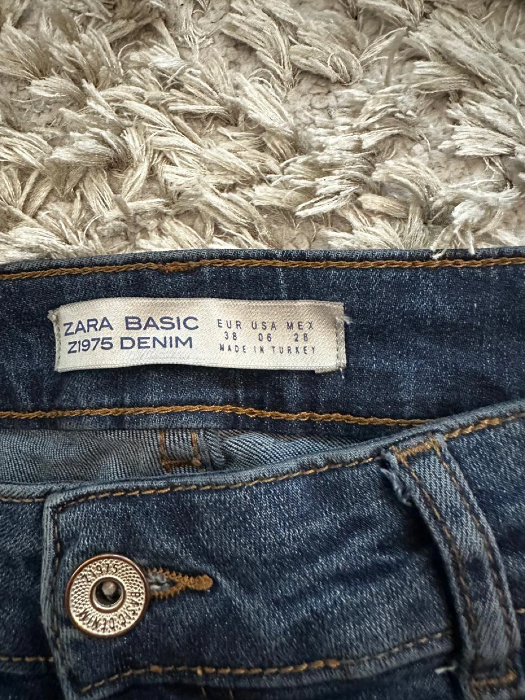Zara Basic Denim Jeans - Size 38 - photo 4