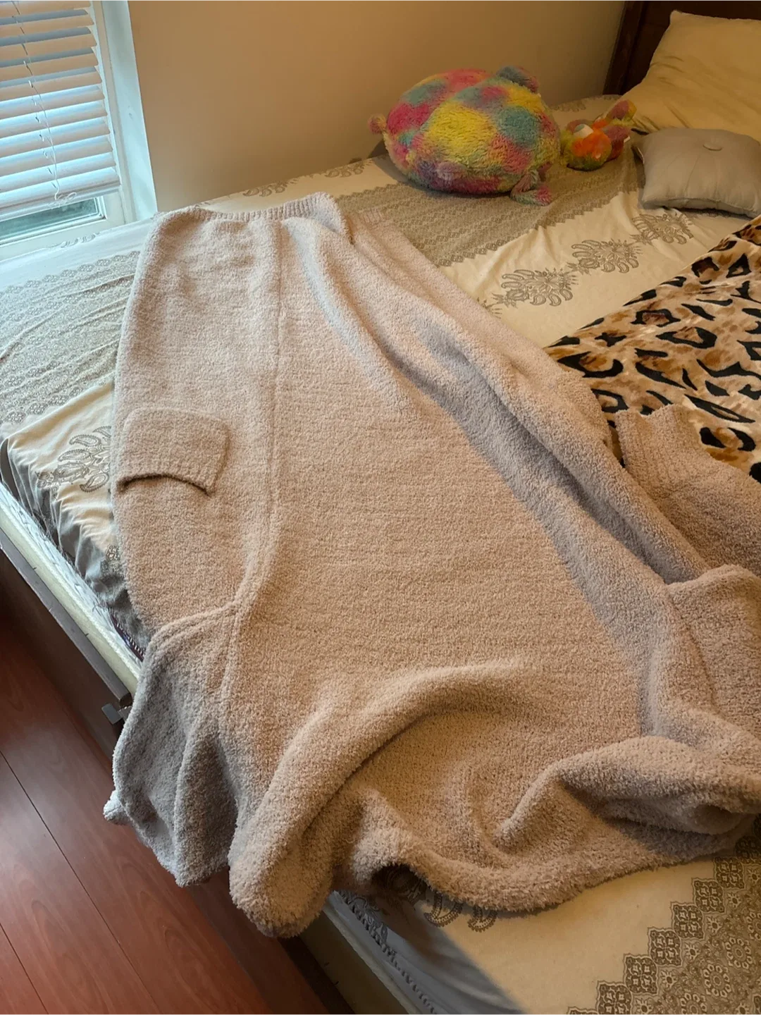 Fashion Nova Cardigan - Size M image indicator(3)