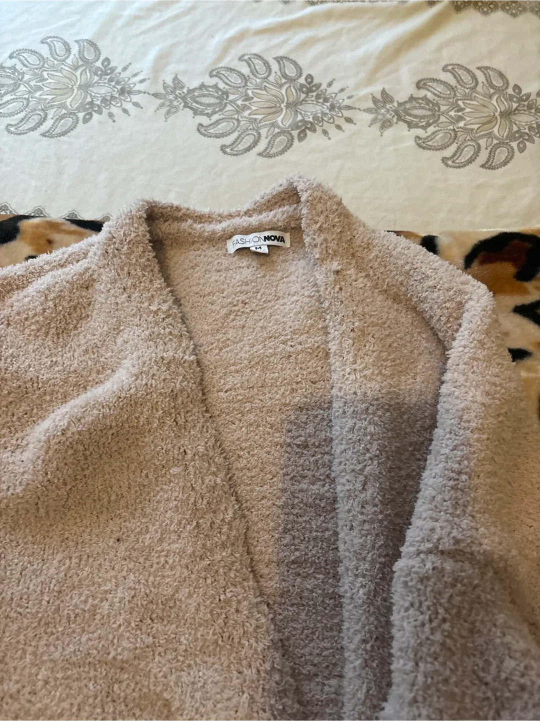 Fashion Nova Cardigan - Size M image indicator(2)