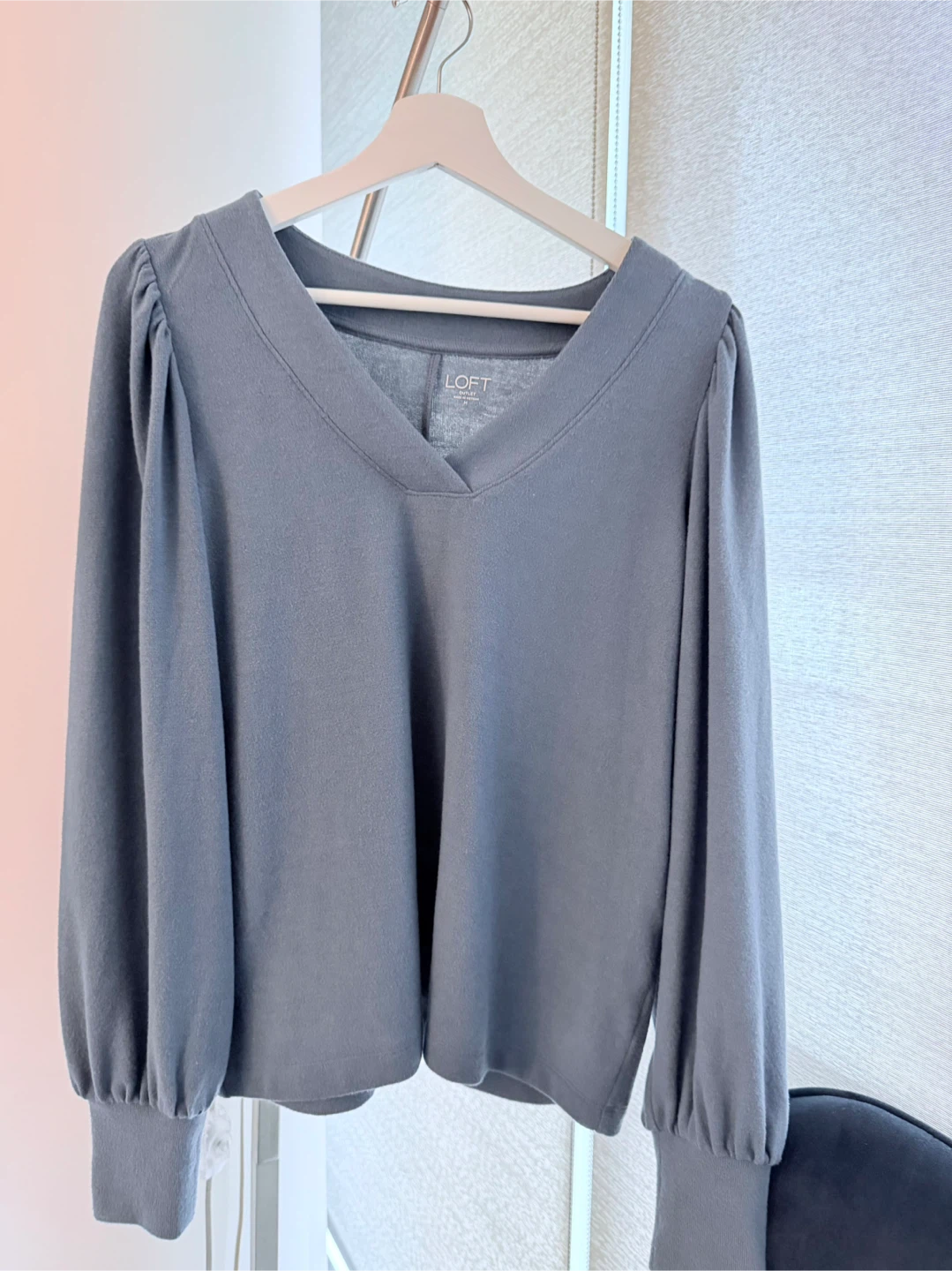 LOFT Grey Long Sleeve V-Neck shirt - photo 2