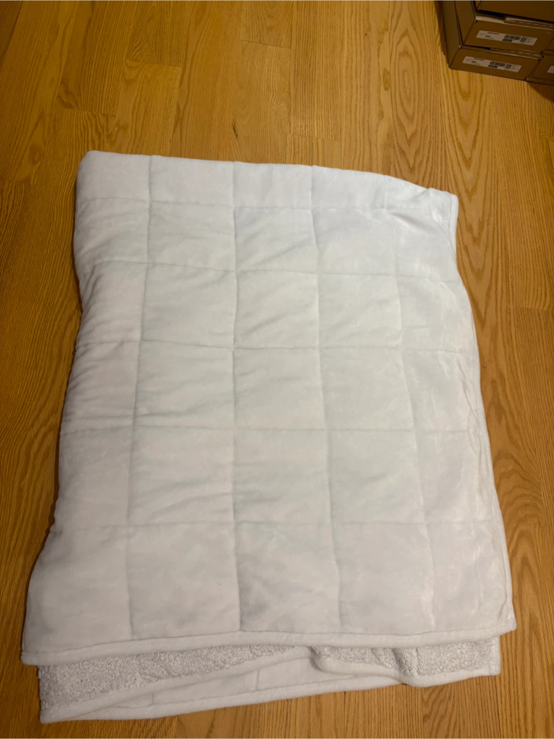 FREE weighted blanket and carpet - photo 2