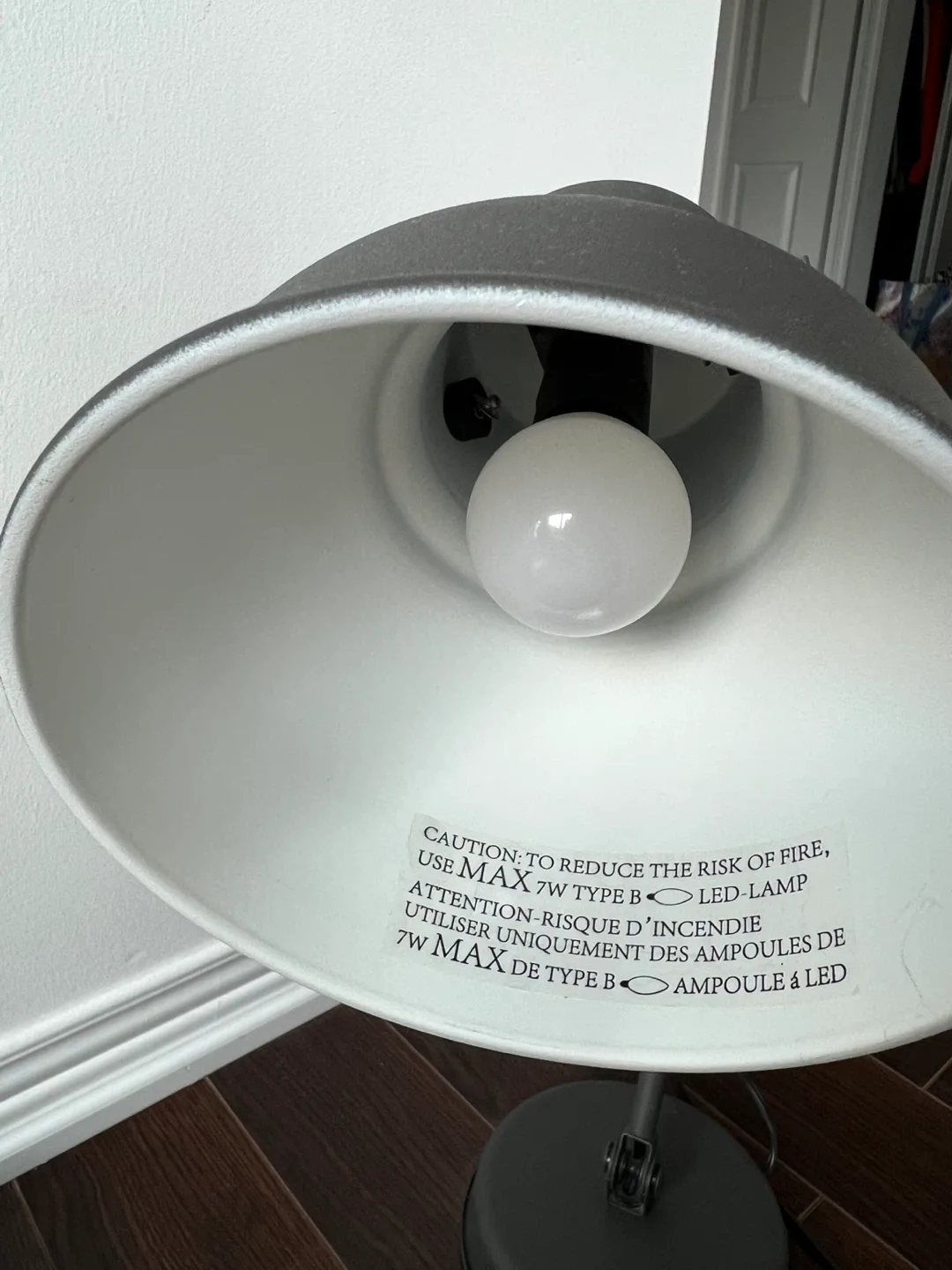 IKEA Hektar desk lamp image indicator(3)