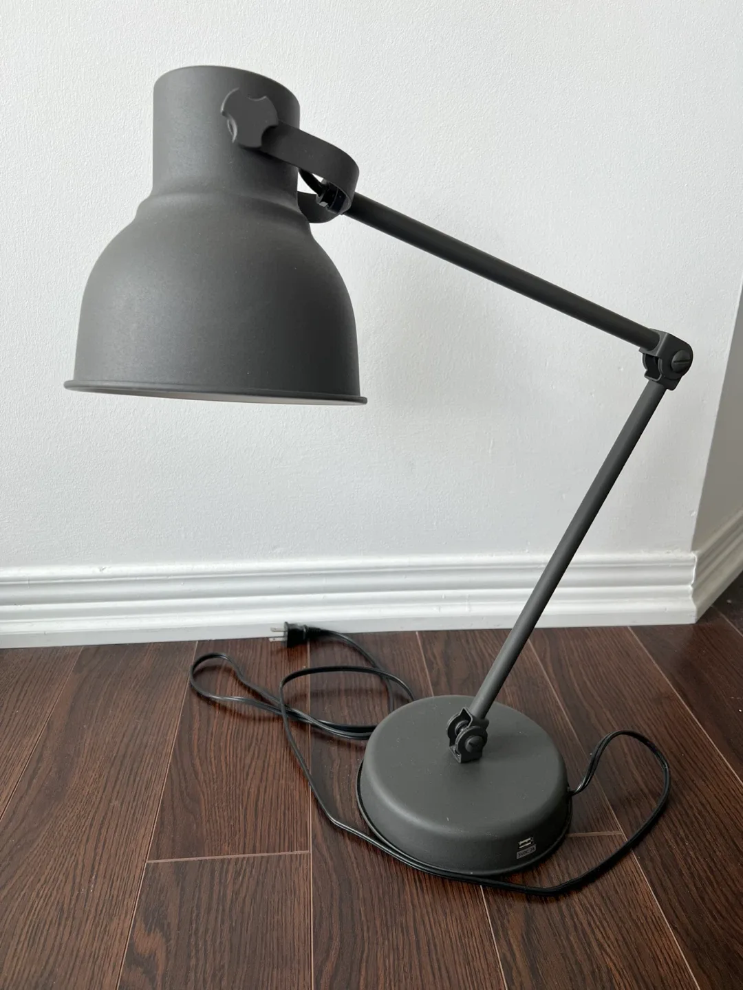 IKEA Hektar desk lamp image indicator(4)