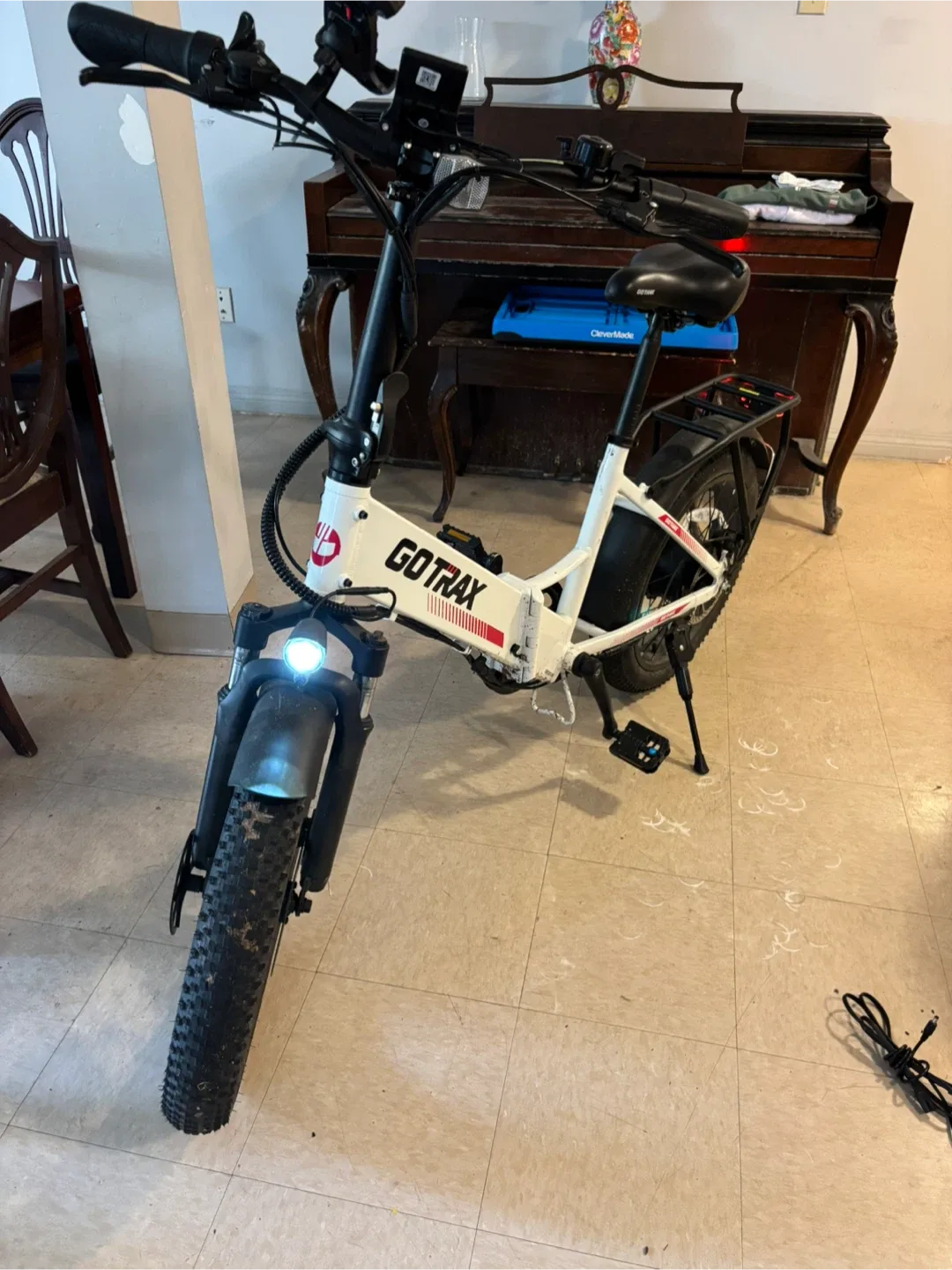 GoTrax Foldable Electric Bike - White image indicator(2)