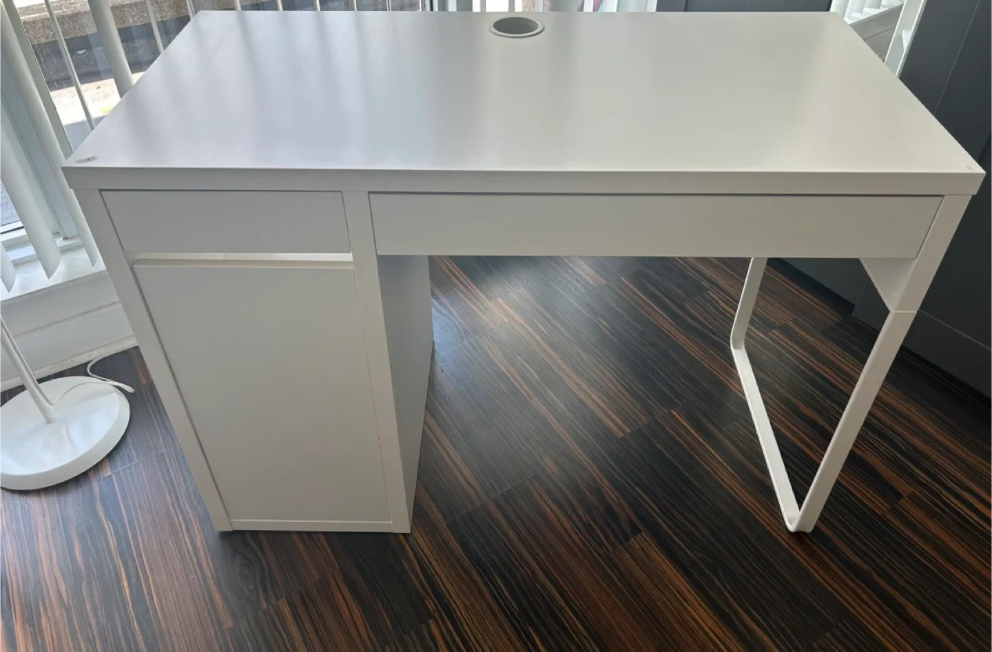 IKEA MICKE White Desk (105x50 cm) image indicator(2)