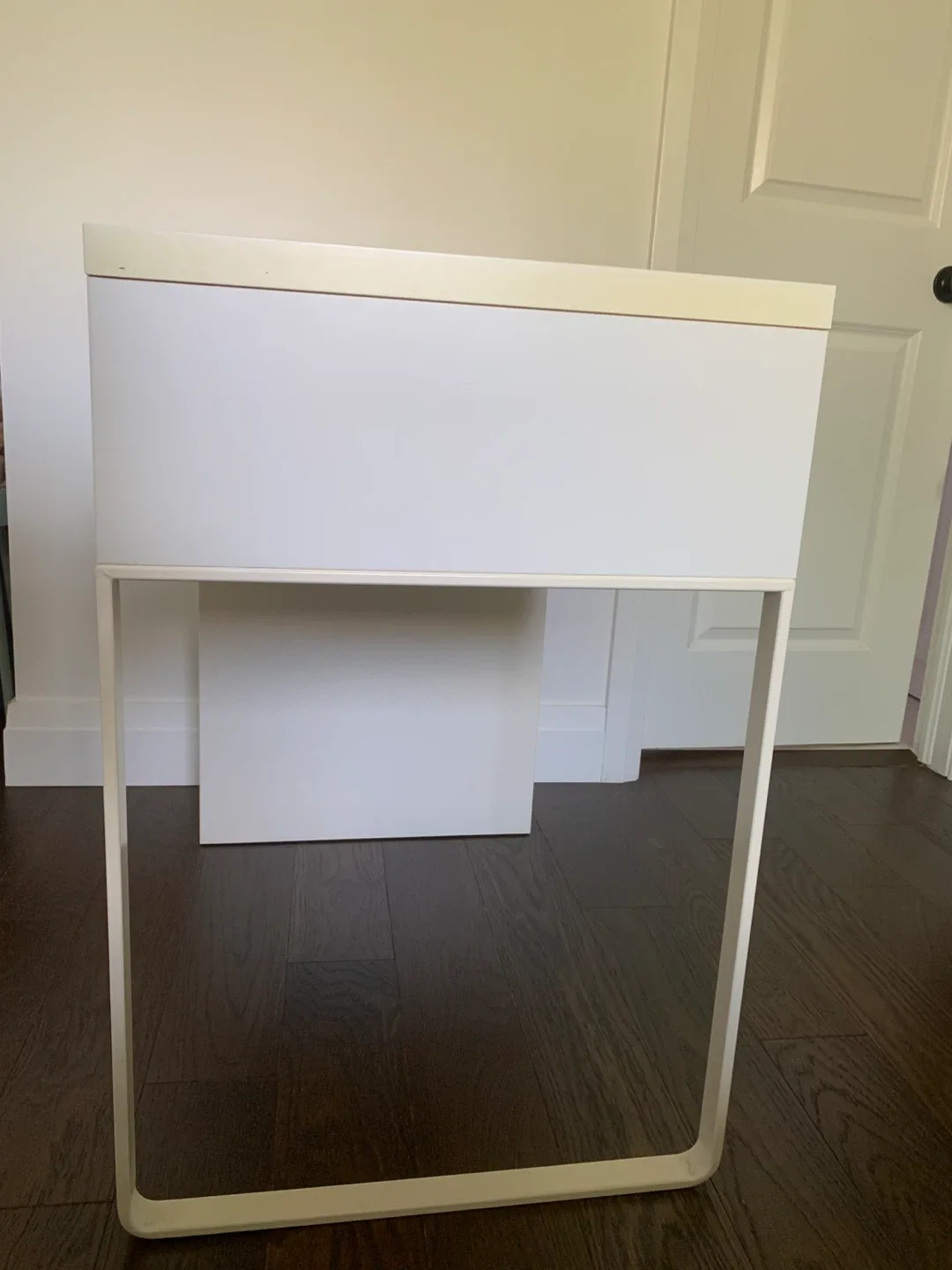 White Desk with Drawer image indicator(4)