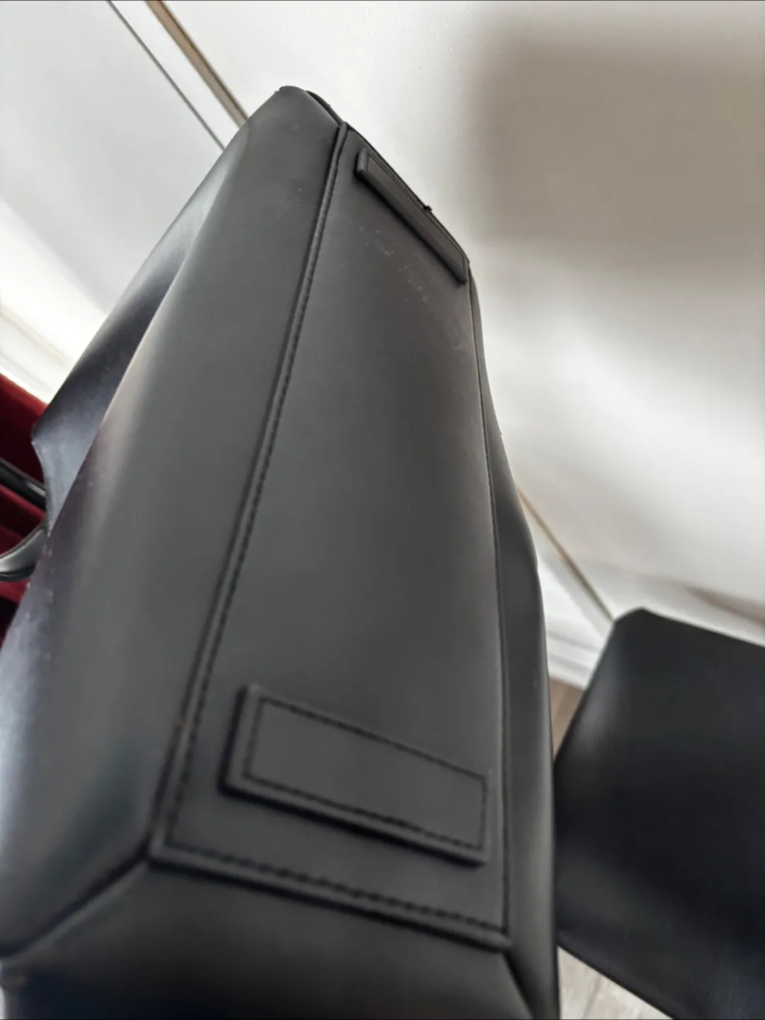 Tommy Hilfiger Black Leather Handbag image indicator(6)