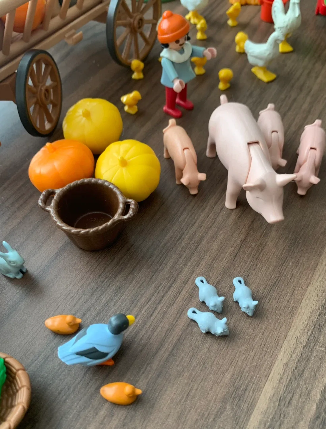 Playmobil Farm Set with Figures & Accessories image indicator(4)