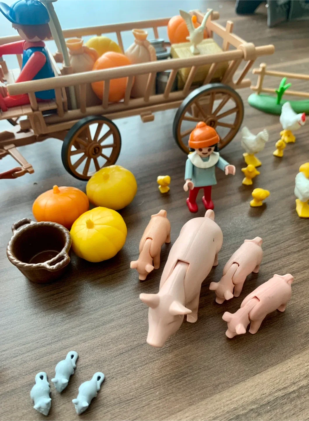 Playmobil Farm Set with Figures & Accessories image indicator(7)