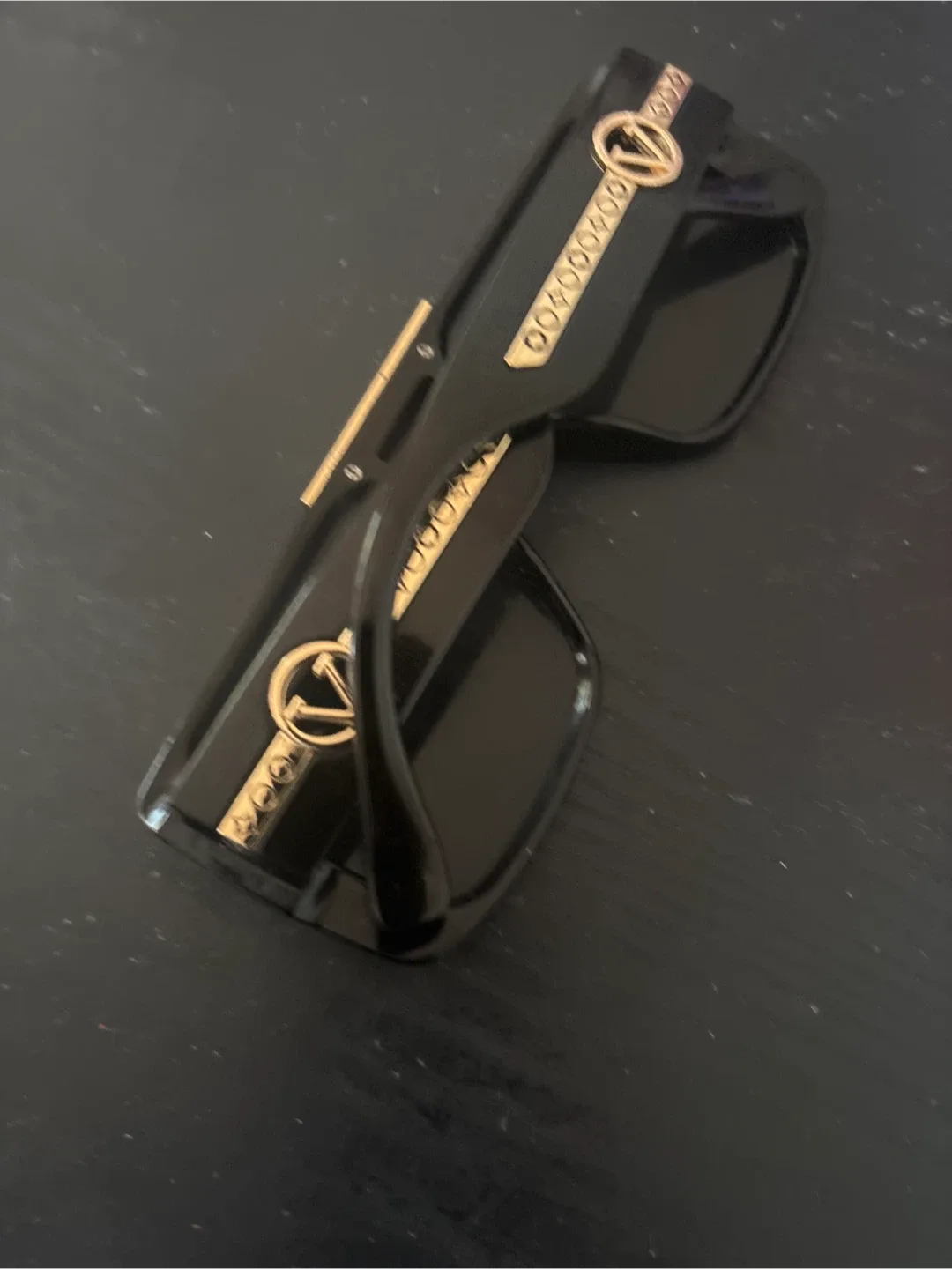 Valentino Sunglasses image indicator(4)