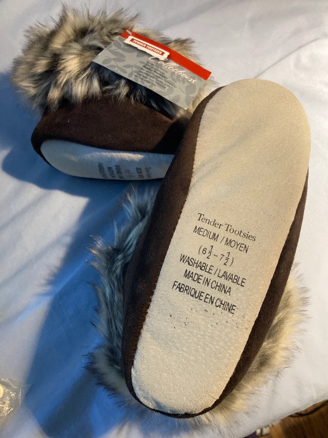 NEW Tender Tootsies Medium Furry Slippers image indicator(2)