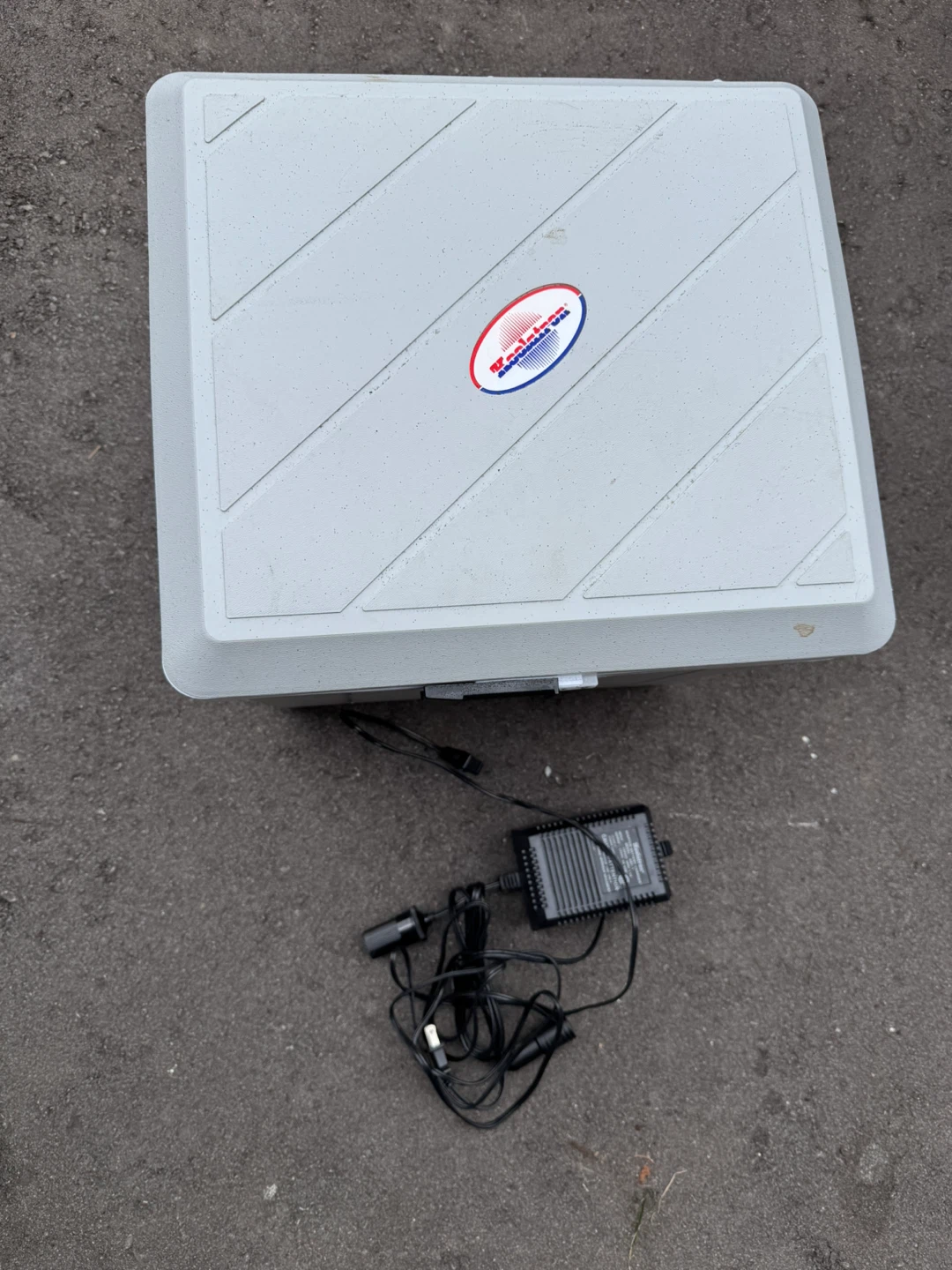 Koolatron Cooler with Charger