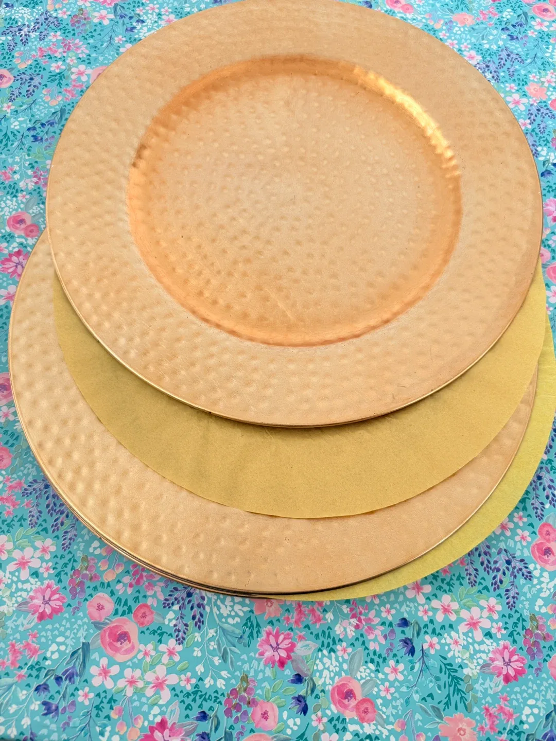 Gold plastic Plates - Set of 4- Brand New thumbnail
