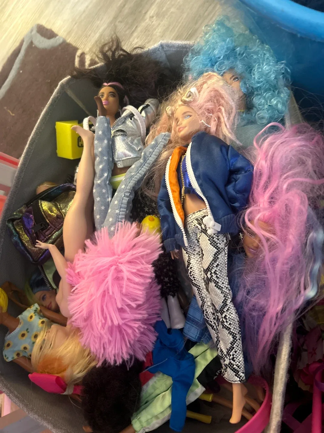 Barbie Dollhouse & Accessories Lot image indicator(5)