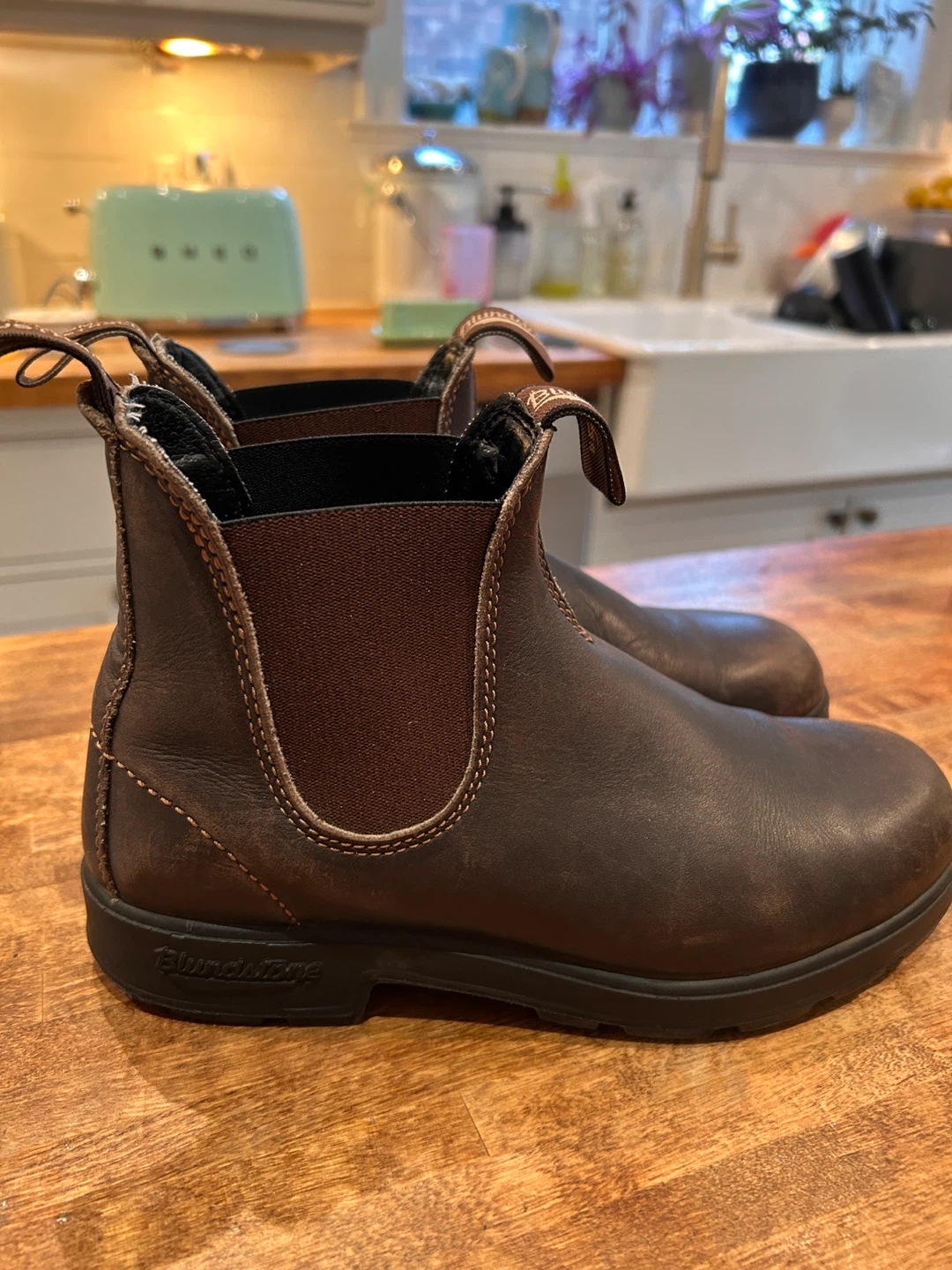 Women’s Brown Classic Blundstones in Size 8.5 - photo 4