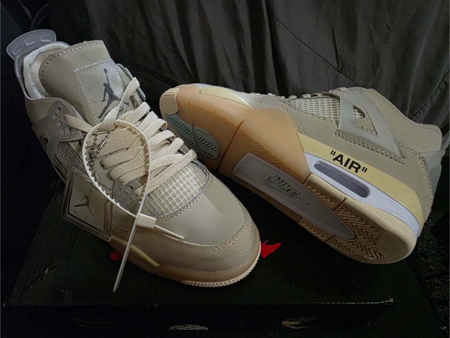 Nike Air Jordan 4 Retro Off-White image indicator(5)