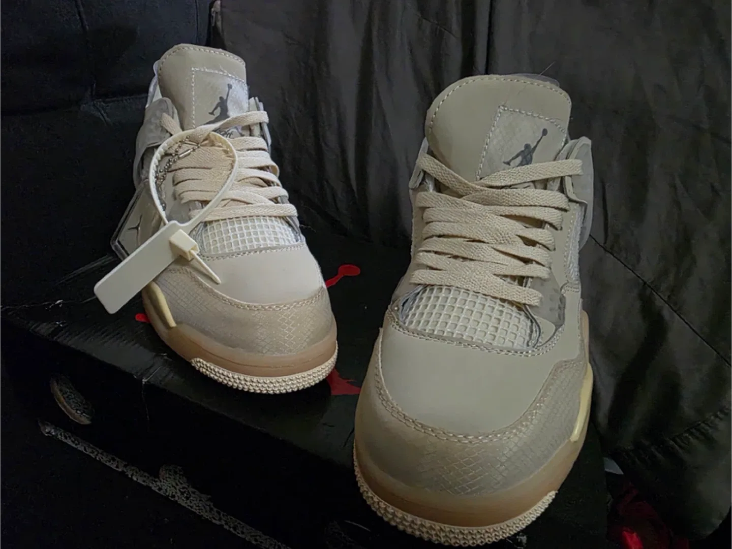 Nike Air Jordan 4 Retro Off-White image indicator(4)
