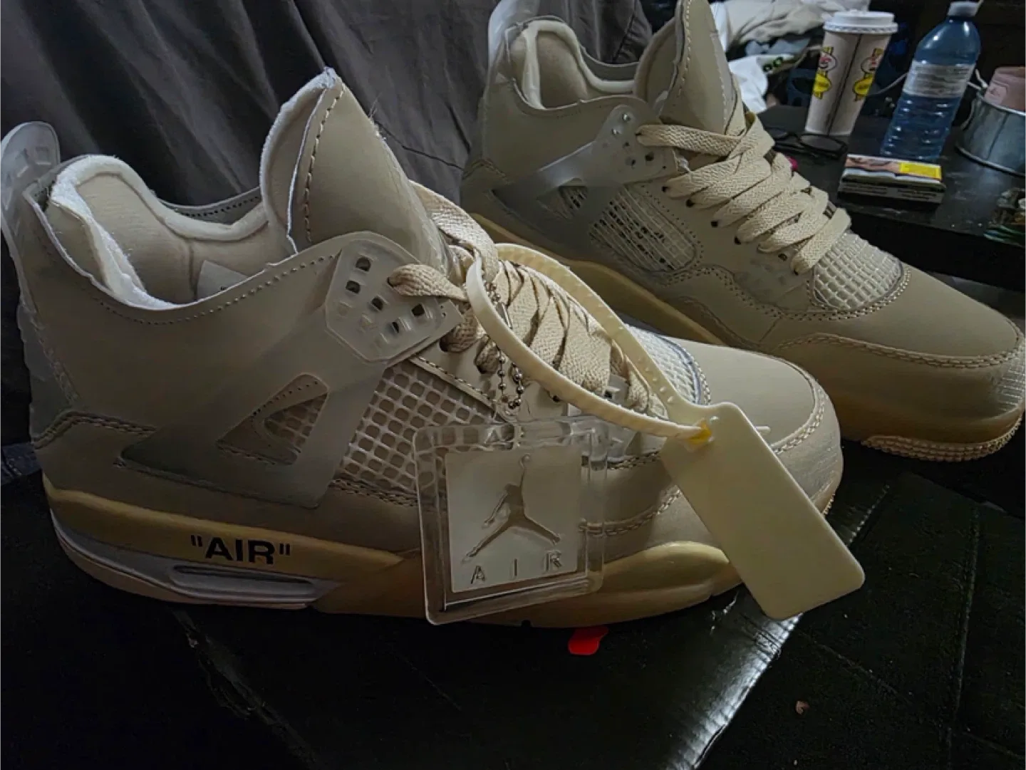 Nike Air Jordan 4 Retro Off-White image indicator(3)