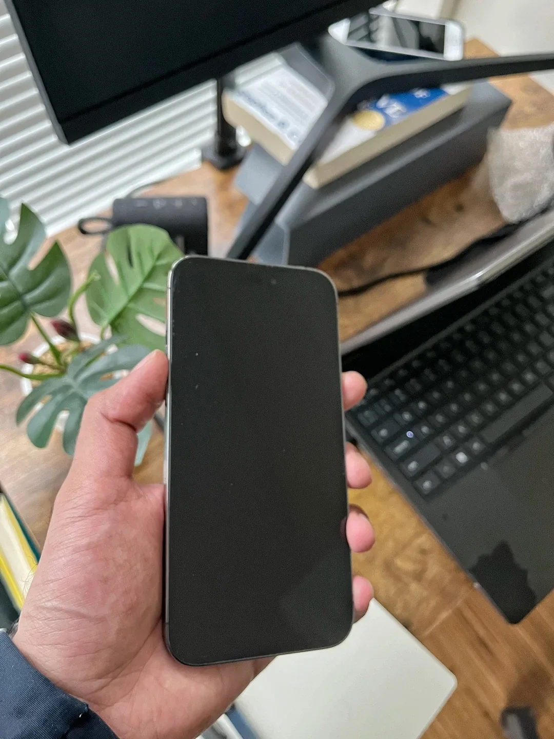 iPhone 14 Pro Max 128GB Deep Purple - Like New image indicator(4)