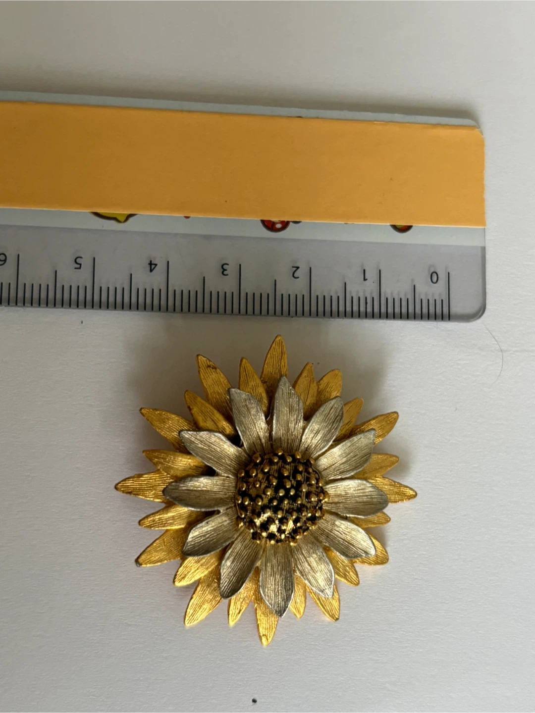 Vintage Gold Tone Sunflower Brooch
