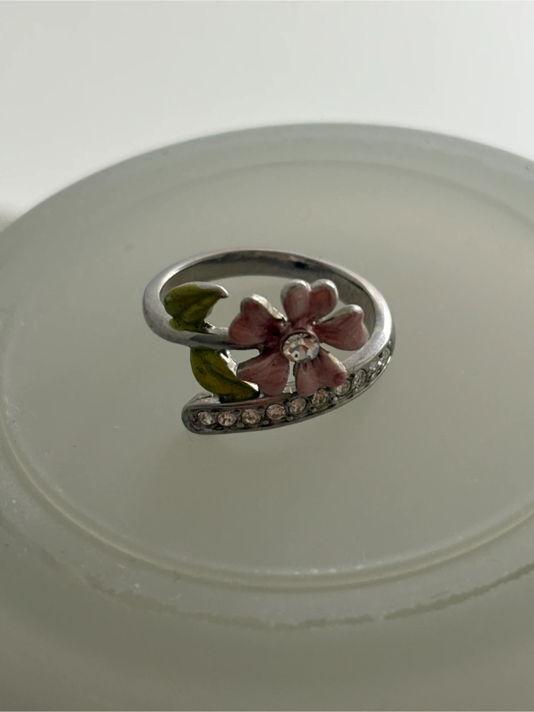 Flower Ring with Rhinestones