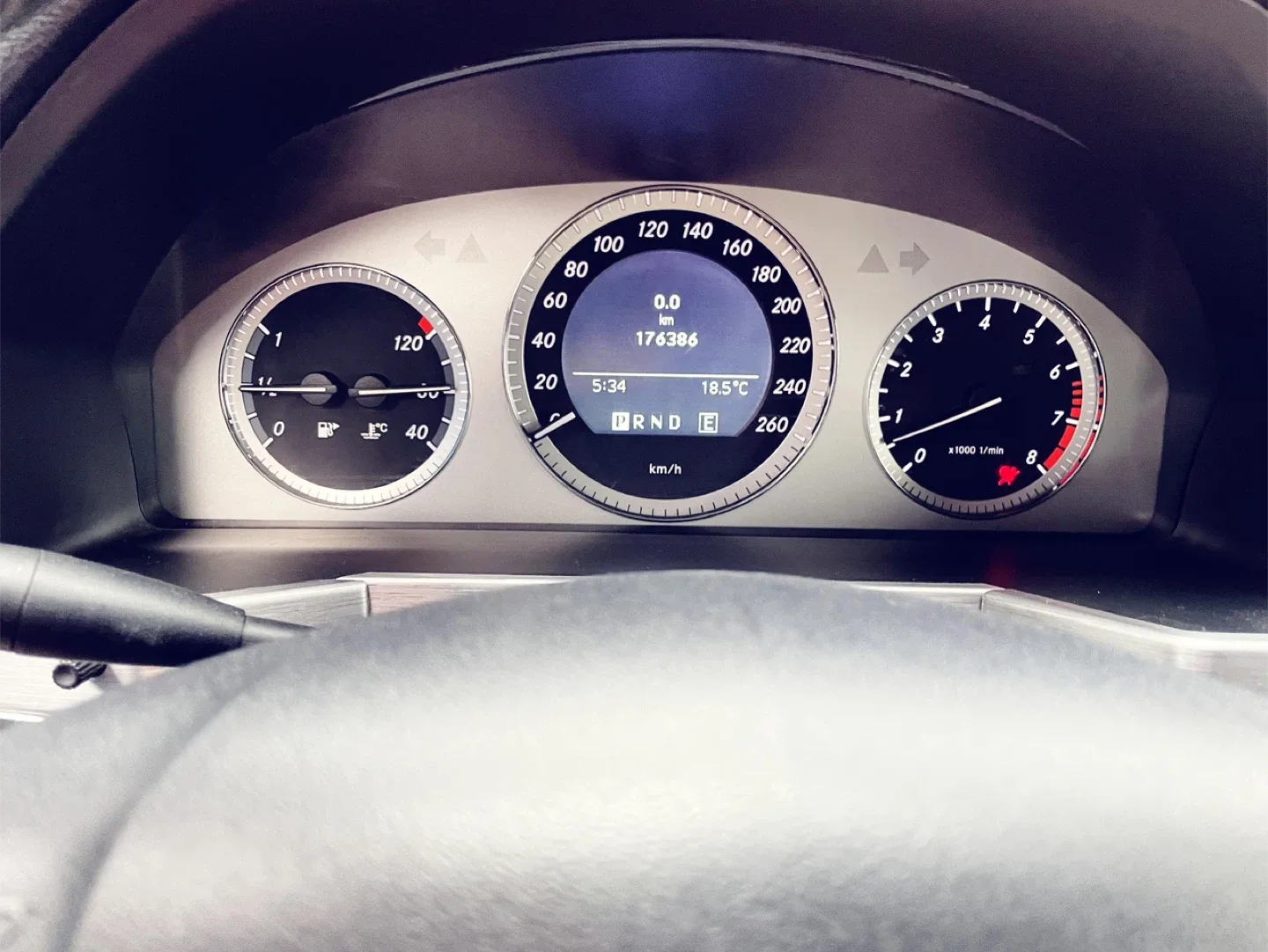 Mercedes-Benz GLK 350 - SUV image indicator(5)