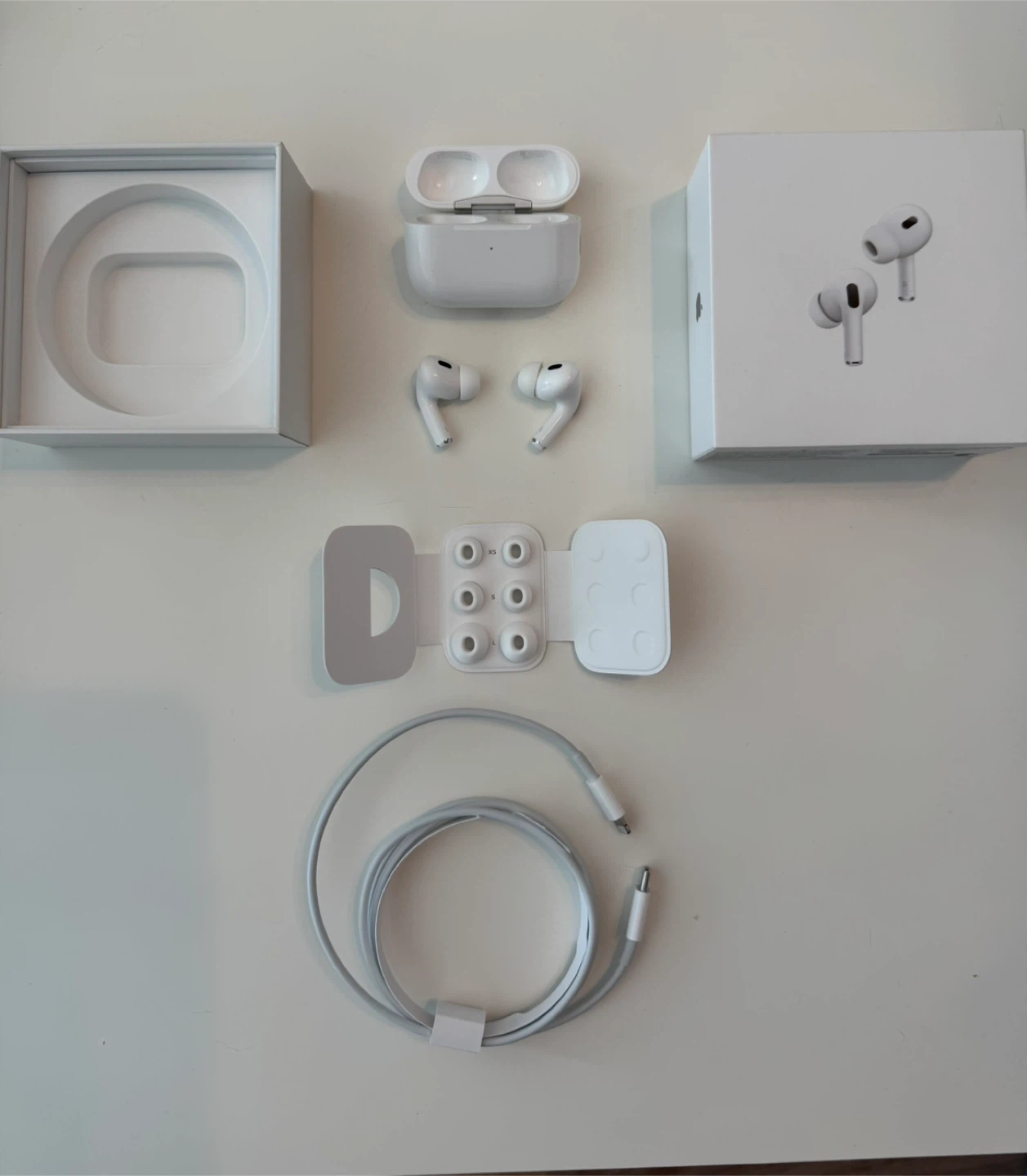 🍎🎶 Apple AirPods Pro 2 with all original accessories