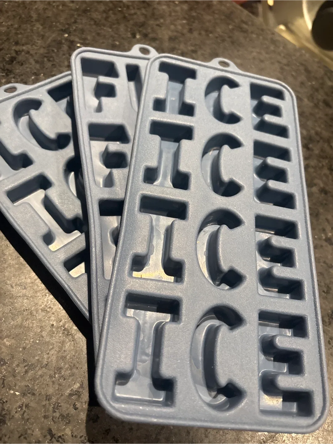 Silicone Ice Cubes Trays - Ice & Fun Set Of 3 image indicator(5)