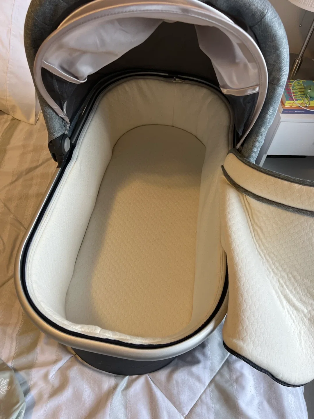 UPPAbaby Bassinet - Grey image indicator(2)