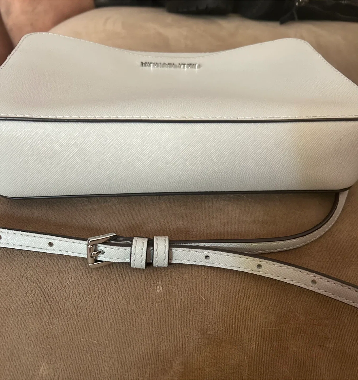 Michael Kors Jet Set Crossbody bag image indicator(4)