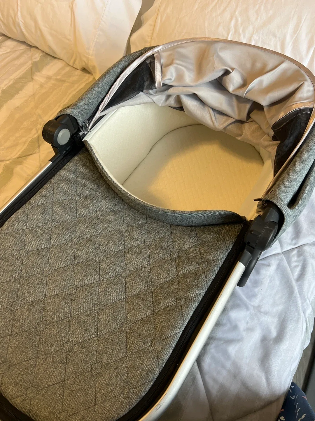 UPPAbaby Bassinet - Grey image indicator(8)