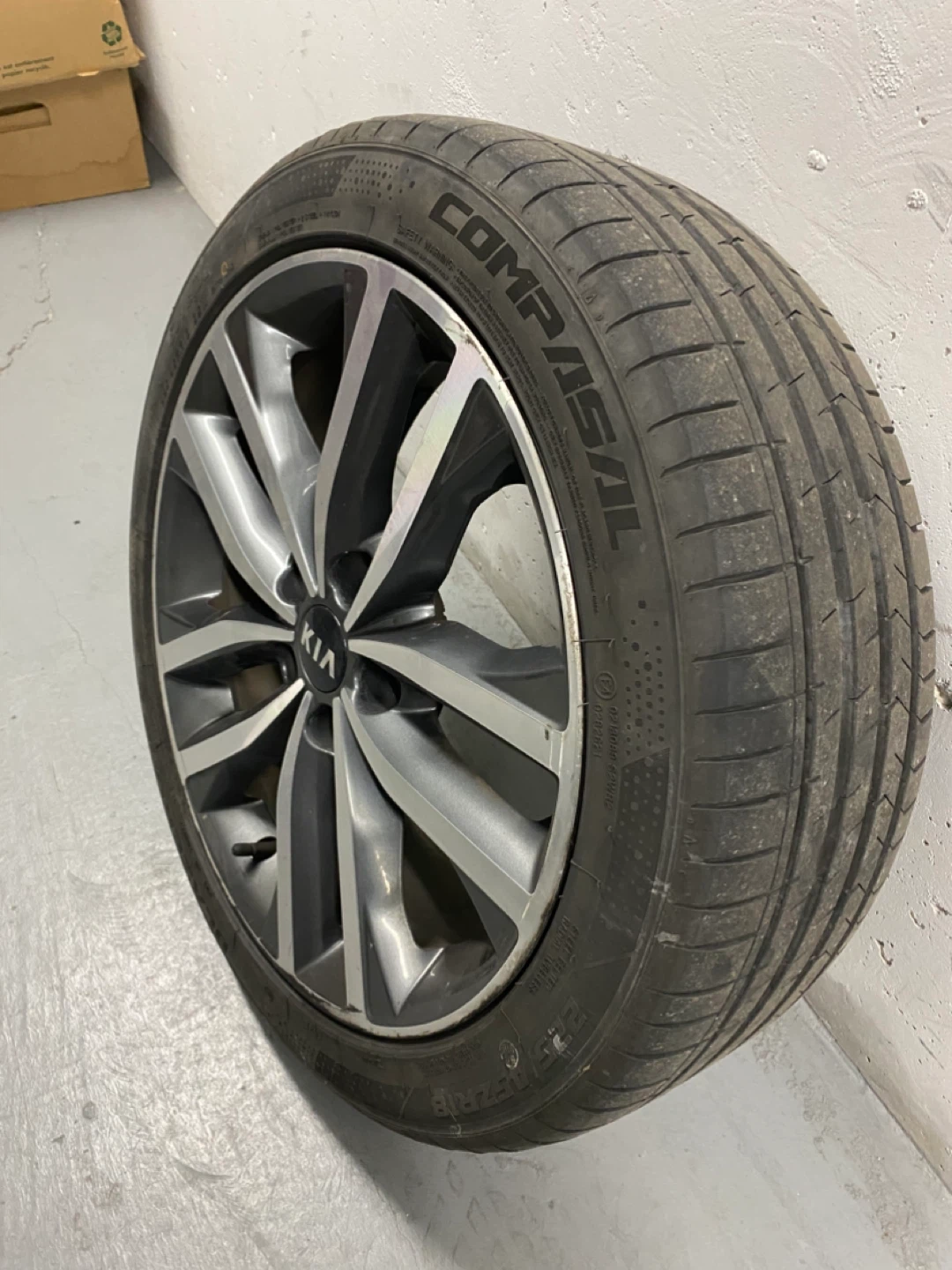 Set of 4 Kia Rim with Tires -  225/55ZR18