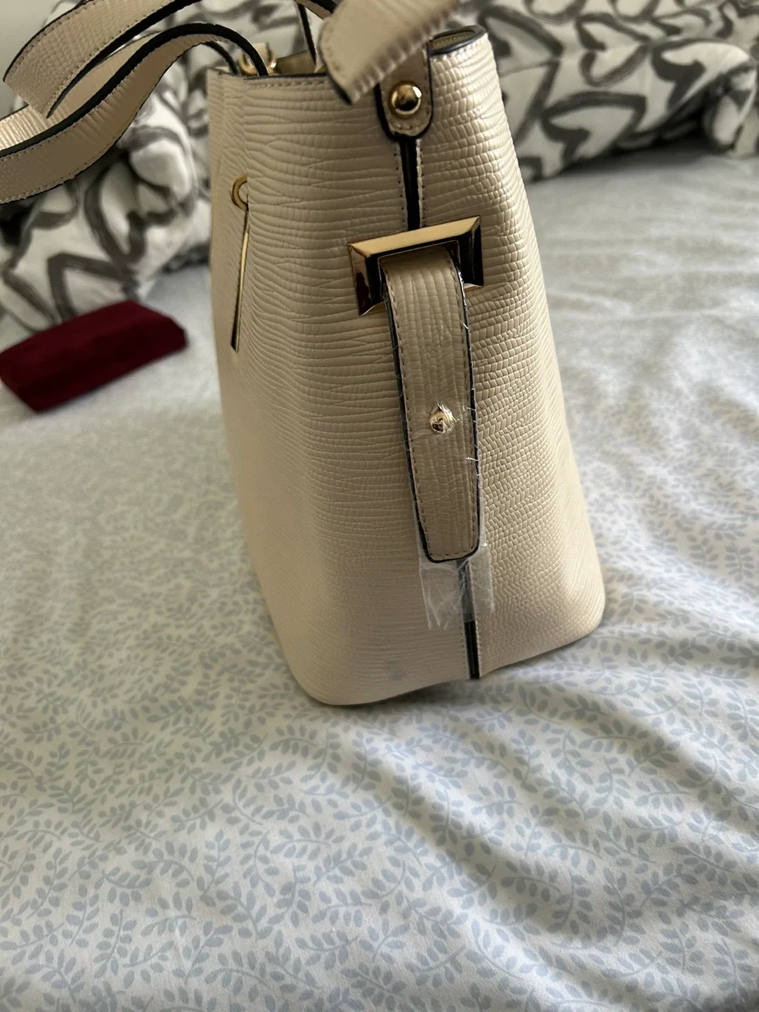 Bessie London Cream Tote Bag image indicator(2)